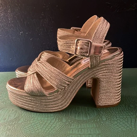 Steve Madden champagne gold “Carisma” platform sandal, size 7.5 - Picture 4 of 8